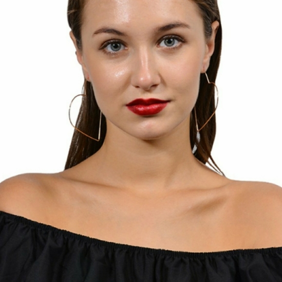 Heart Shaped Gold Minimalist Earrings B5 - Picture 2 of 4